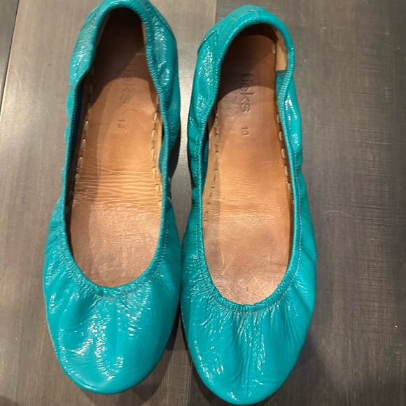 Tieks Shoes - Tieks Turquoise  Blue Ballet Flats with Patent Leather Finish size 13